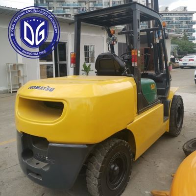 Komatsu 3 tonnellate carrello elevatore di forchetta altezza massima di scavo 5180 mm raggio massimo di scavo 5125 mm per il sollevamento di carichi pesanti e le operazioni