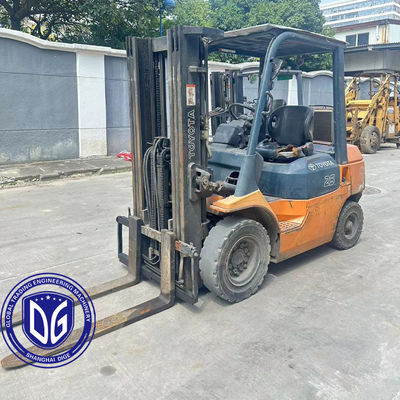 Originale Toyota 2.5t carrello elevatore resistente e in buone condizioni ora disponibile