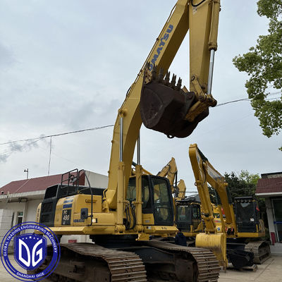 Potente grande escavatore Komatsu per progetti di costruzione pesanti
