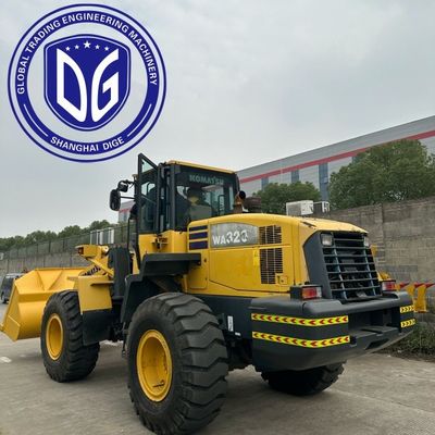 Versatile caricatore idraulico Komatsu Wa320 per una movimentazione rapida e facile dei materiali