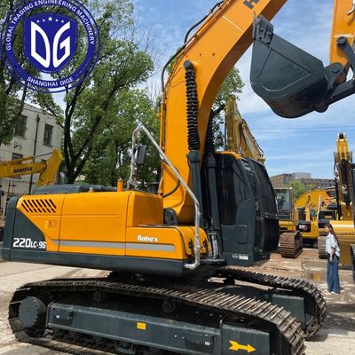 Escavatore Hyundai 220LC-9S Usato con Motore Cummins Pronto per la Spedizione in Oman