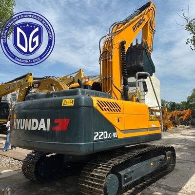 Escavatore Hyundai 220LC-9S Usato con Motore Cummins Pronto per la Spedizione in Oman